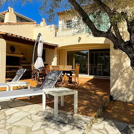 Villa 10 People With Private Pool 250m From The Sea